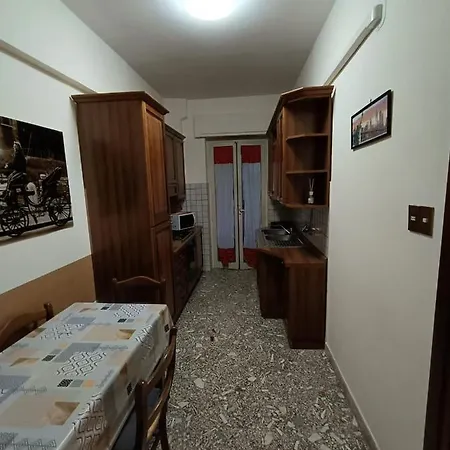 A Casa Di Lo Apartment *